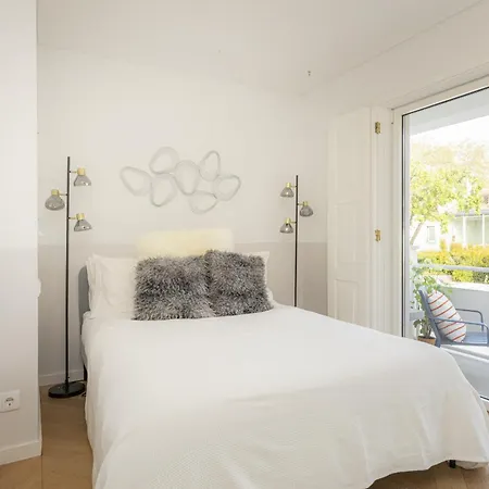 Contemporary Restelo Pool Haven Lisboa