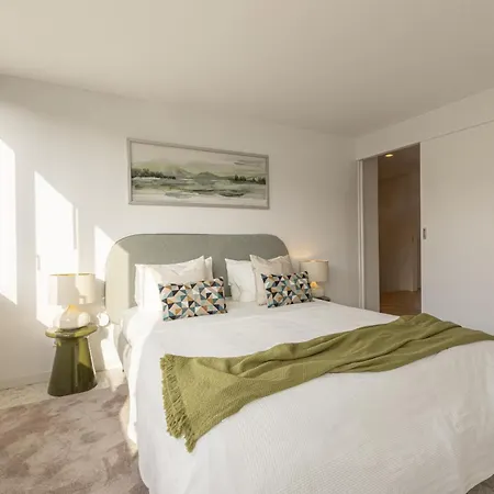 Contemporary Restelo Pool Haven Lisboa