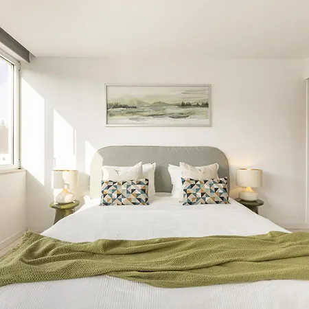 Contemporary Restelo Pool Haven Tatil Evi Lisboa