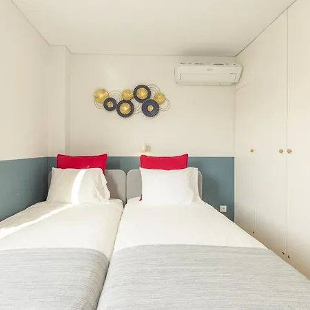 Tatil Evi Contemporary Restelo Pool Haven